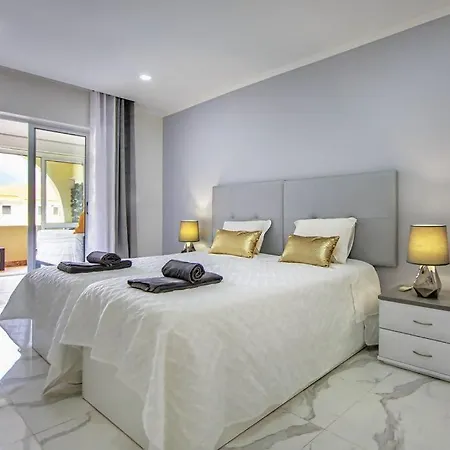 Apartamento Iva Moderno Com Piscina