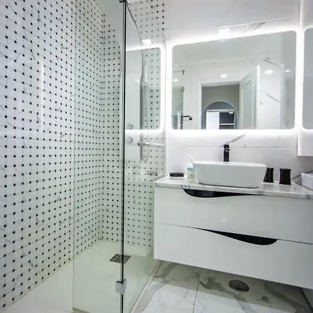 アパート Apartamento Iva Moderno Com Piscina アルブフェイラ