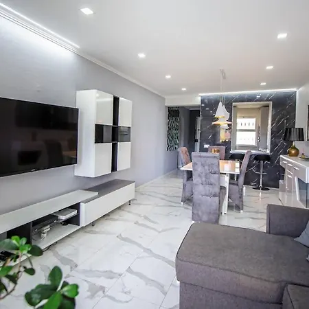 Appartement Apartamento Iva Moderno Com Piscina *