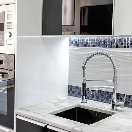 Apartamento Iva Moderno Com Piscina アルブフェイラ